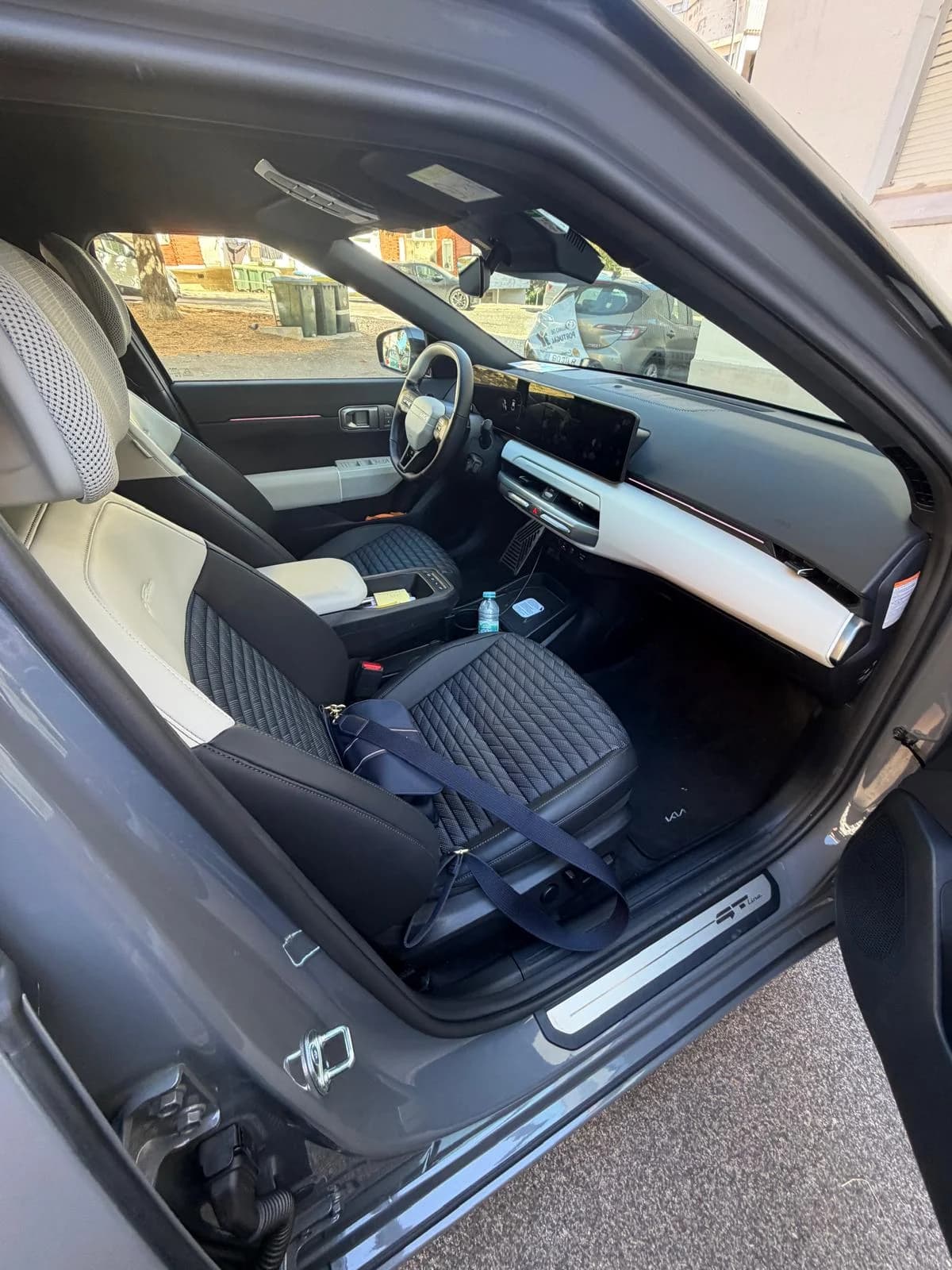 Airport to Hotel Transfer -Van for 8  9